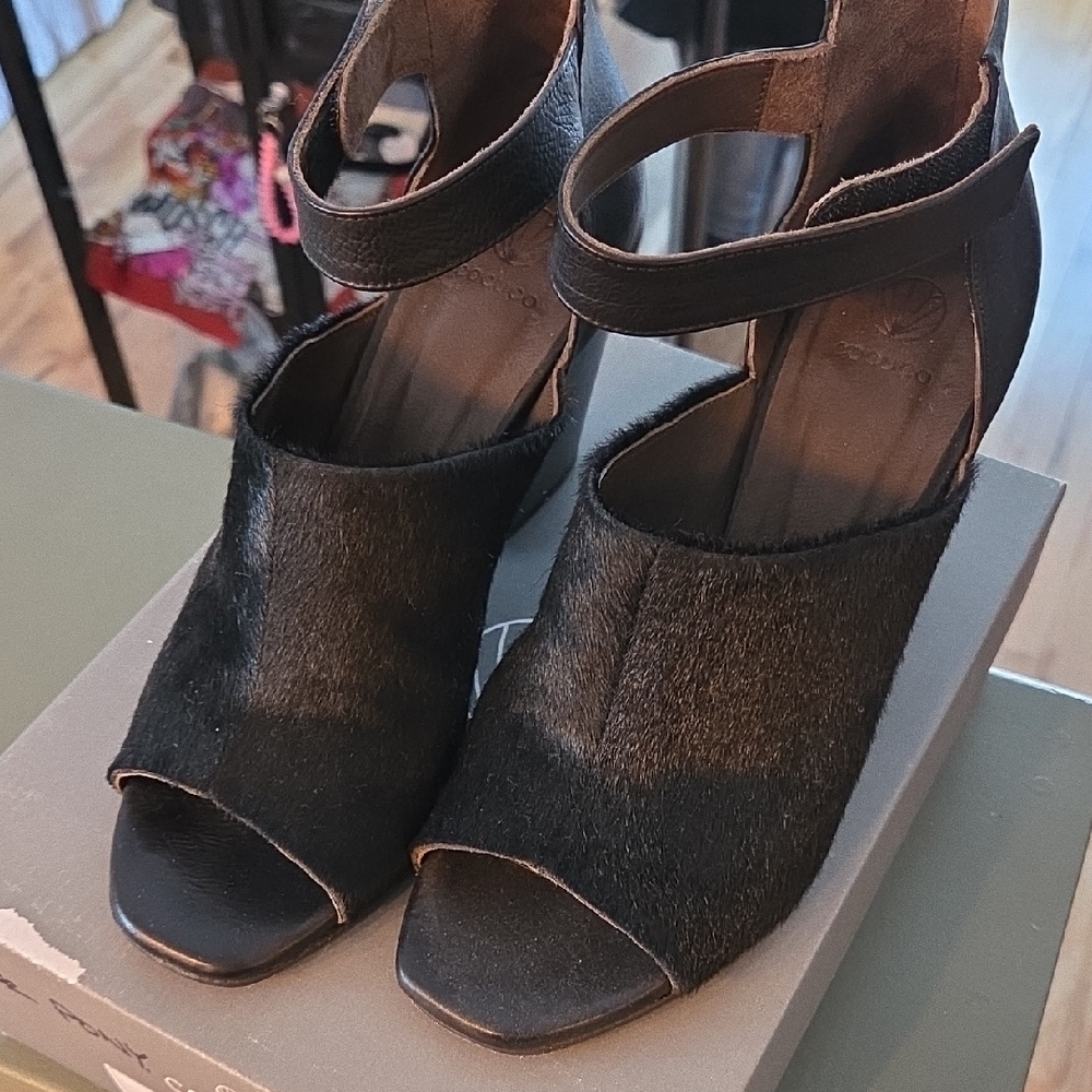 Elegant Black Open-Toe Women's Shoes